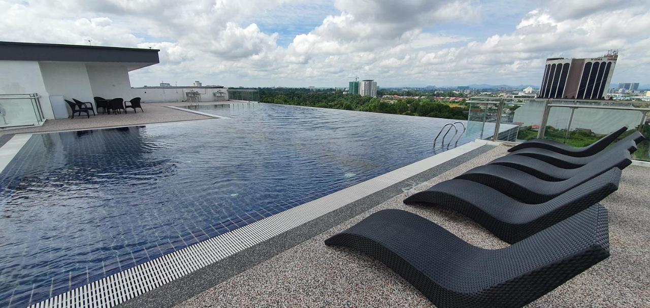 Kozi Square New Sgh Cozy Home 8A Kuching Bagian luar foto