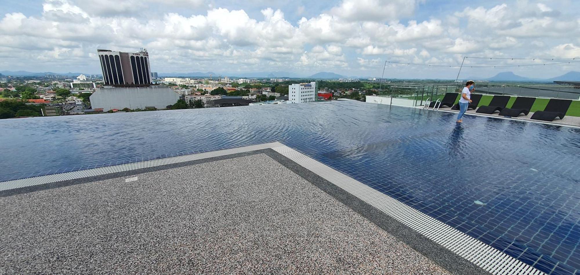 Kozi Square New Sgh Cozy Home 8A Kuching Bagian luar foto