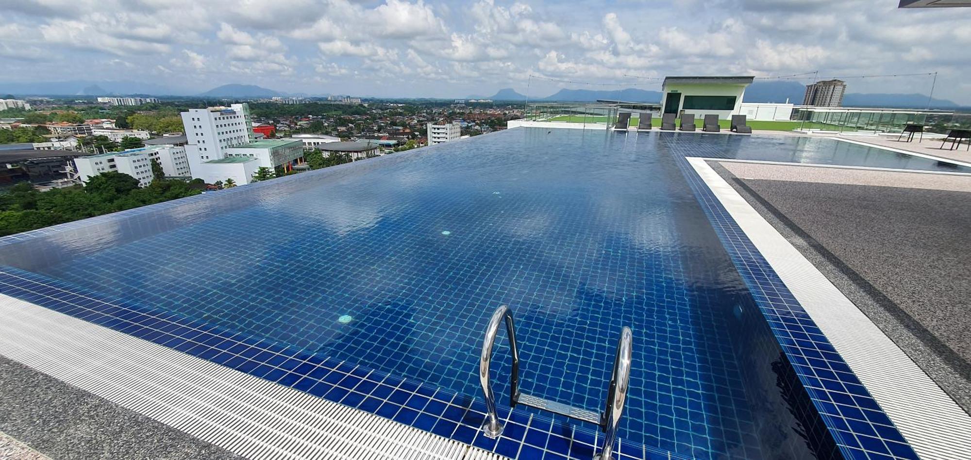 Kozi Square New Sgh Cozy Home 8A Kuching Bagian luar foto